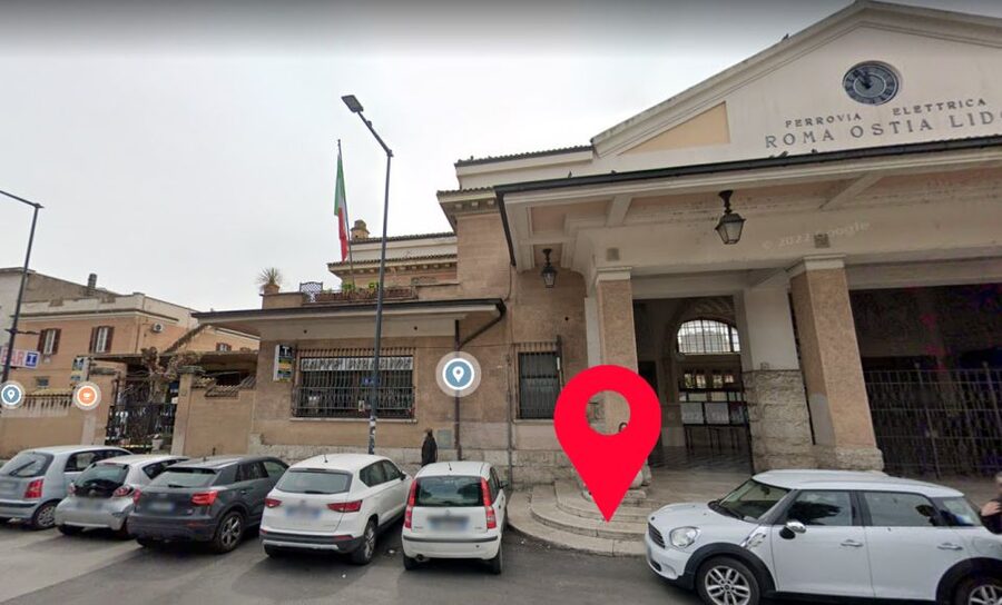 Rome: Ostiense Graffiti and Modern Street Art Walking Tour - Reading Ostiense’s industrial character