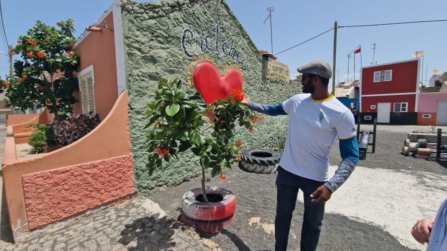 Sal island: Santa Maria city tour, street art and tapas - What $147 means for the experience