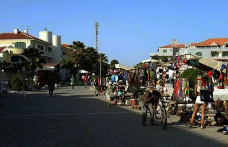 Sal island: Santa Maria city tour, street art and tapas - Reading Santa Maria through its street art