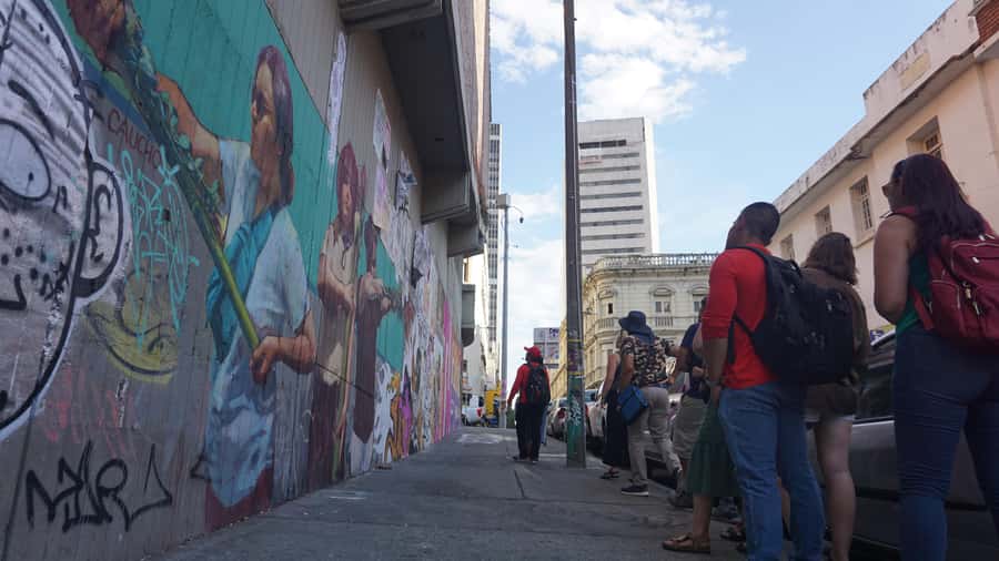 Shared Tour Cali's Salsa, Graffiti & Resistance Experience - World Cup Tunnel and Fifth Avenue