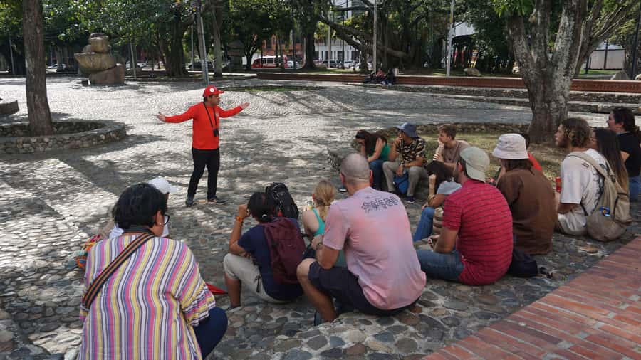 Shared Tour Cali's Salsa, Graffiti & Resistance Experience - Salsa murals and the Graffiti Monument to Victims N21