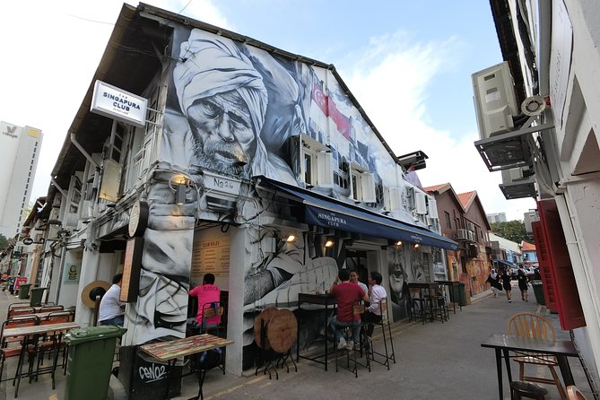 Singapore Street Art Hunting in Kampong Glam: Self-Guided Tour - Why Kampong Glam works so well for street art