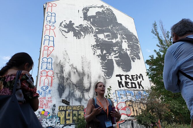 Street Art and Alternative Tour of Berlin in French - Fitness, Family, and Group Considerations