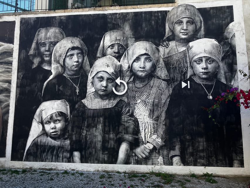 Street Art Lisbon: Tuk Tuk Tour - Beginning near Chapéus Lisboetas