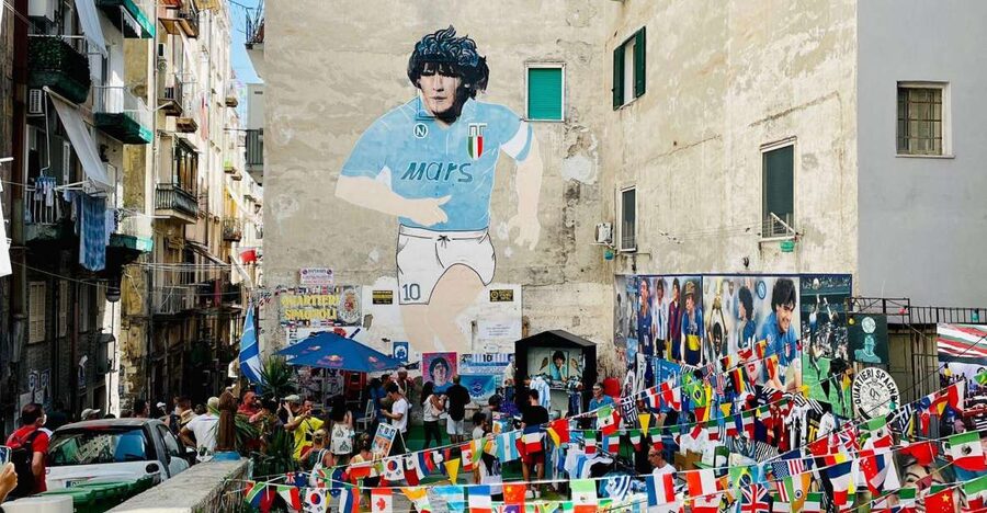 Street art tour of the Spanish Quarters & Maradona idol - A Neighborhood Full of Public Memory