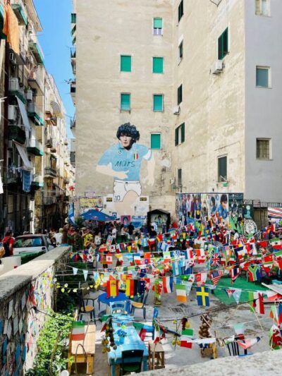 Street art tour of the Spanish Quarters & Maradona idol