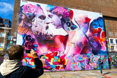 Street Art Walking Tour, private local Dutch guide