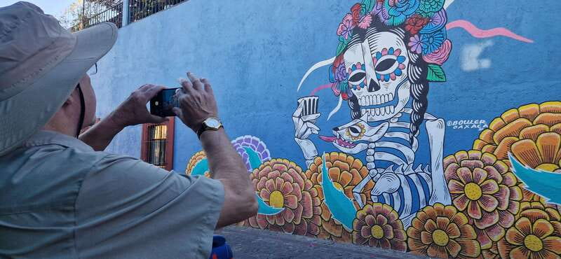 Street Art with an artist - Key points to know before booking