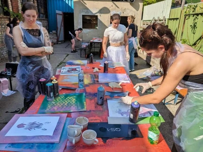 Street Art Workshop & Tour - Private Group - Why the group format works