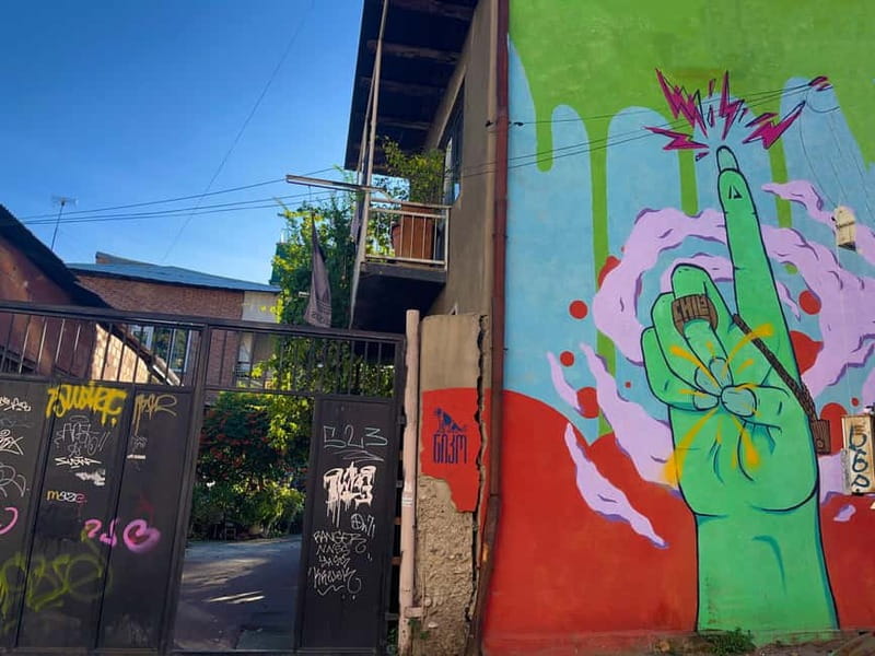 Tbilisi: 100+ Graffiti & Murals, Street Art Guided Tour - Five things to know before you go
