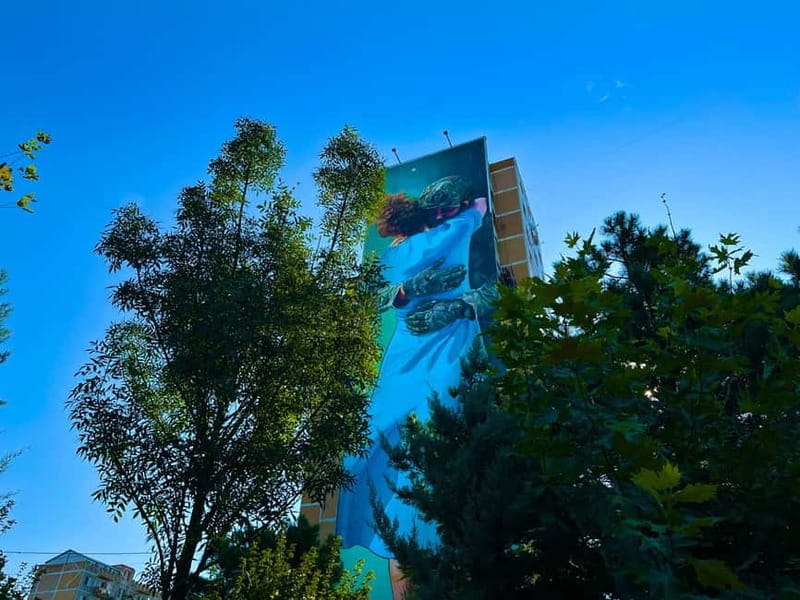 Tbilisi: 100+ Graffiti & Murals, Street Art Guided Tour - What $30 buys you