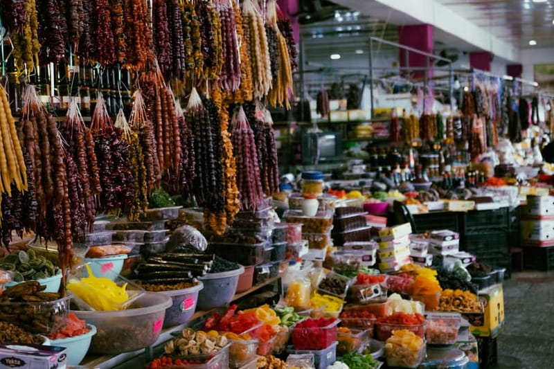 Tbilisi: Street Art & Dezerter Bazaar Tour w/ Tastings - Key points at a glance