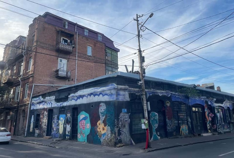 Tbilisi: Street Art & Dezerter Bazaar Tour w/ Tastings - The guides are a major part of the experience