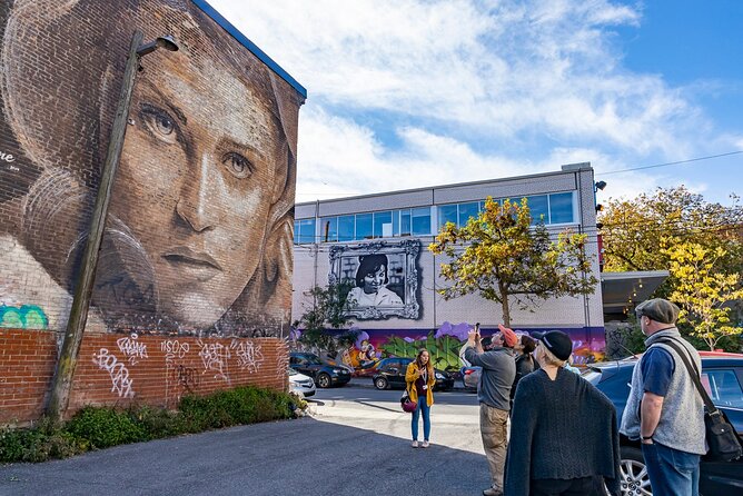 The Original Montreal Mural Arts Tour by Spade & Palacio - What the guides add to the experience