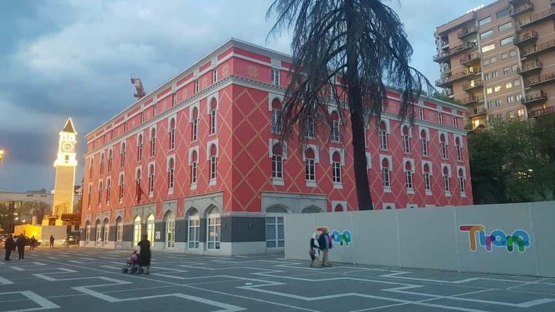 Tirana: Street Art & Modern Architecture Walking Tour - Key points at a glance