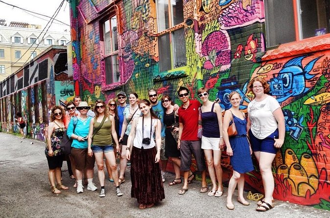 Toronto Graffiti Alley Street Art Walking Tour with an Expert - The debate behind the paint