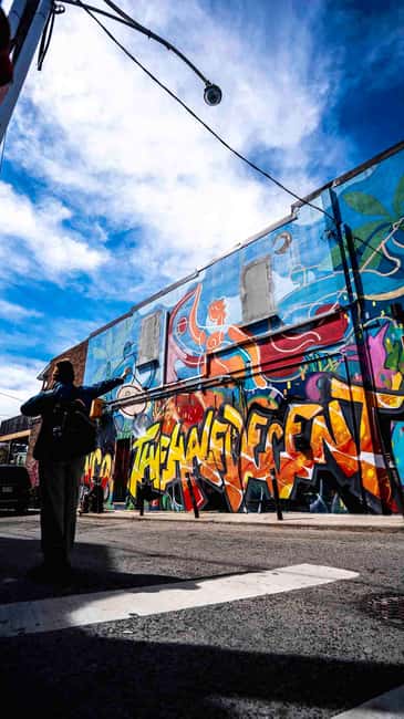 Toronto: Must Do NonTouristy Street Art Tour by local Artist - Why this Toronto walk is different