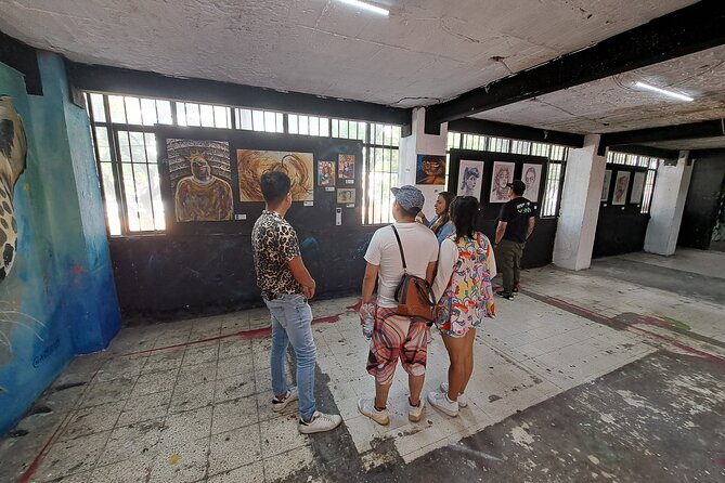 Tour Evolution of Muralism paints your Grafiti - The Abelardo L. Rodríguez Market’s working walls