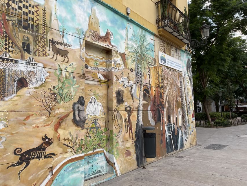 Valencia: Street Art Tour on Bicycle, E-Bike or E-Step - Why El Carmen is the right place for street art