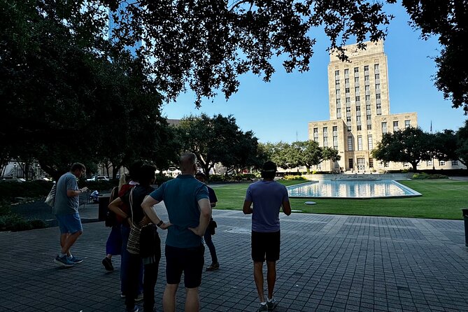 Walking Tour of Houston: History, Architecture, Street Art - The Gulf Building and Houston’s Art Deco years